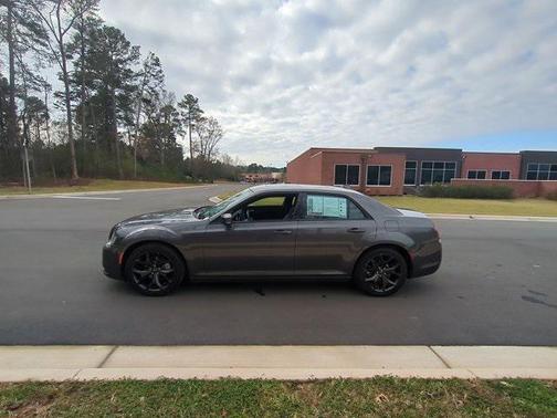 2022 Chrysler 300 S