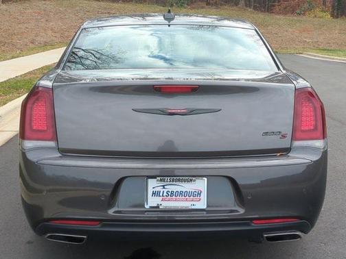 2022 Chrysler 300 S