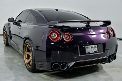 Jet Black Pearl 2015 Nissan GT-R Premium