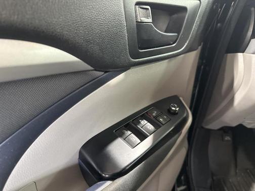 2016 Toyota Highlander LE