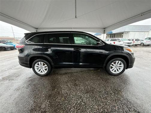 2016 Toyota Highlander LE