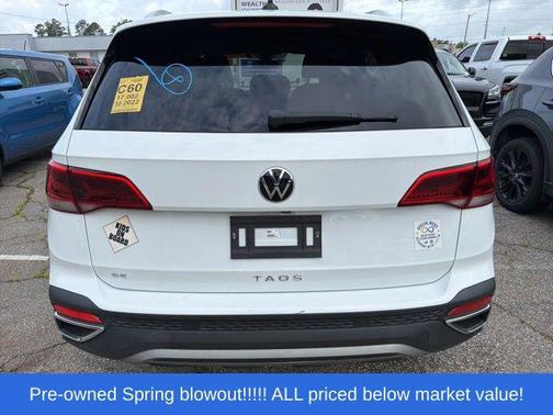 Pure White 2022 Volkswagen Taos 1.5T SE