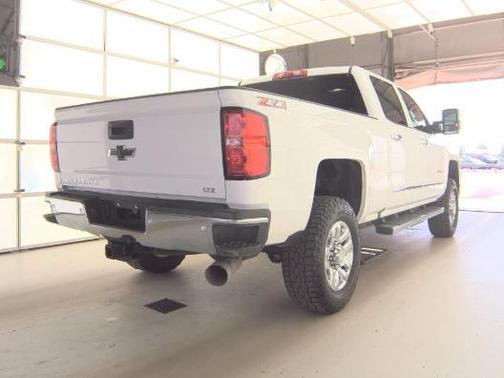 Summit White 2019 Chevrolet Silverado 2500 LTZ
