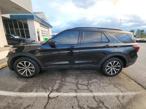 2022 Ford Explorer ST-Line