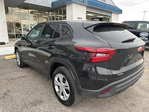 2025 Chevrolet Trax LS