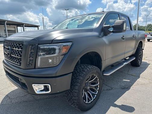 2019 Nissan Titan SV