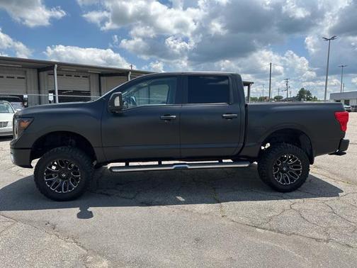 2019 Nissan Titan SV