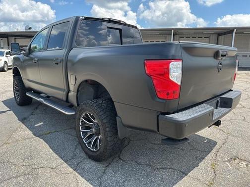 2019 Nissan Titan SV