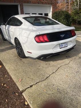 2019 Ford Mustang EcoBoost
