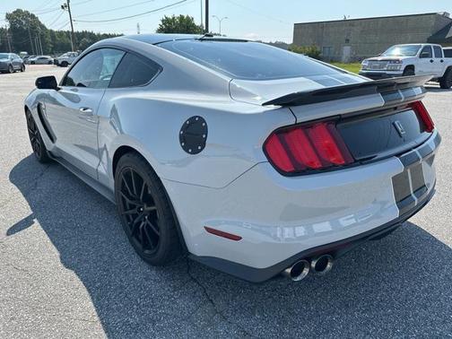 2017 Ford Shelby GT350 Base