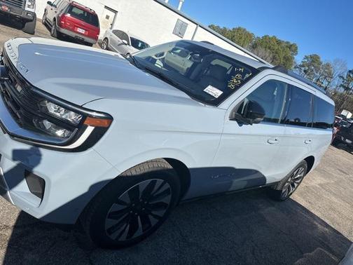 2025 Ford Expedition Platinum