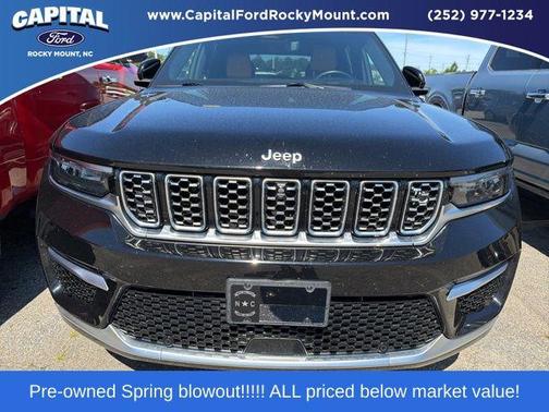 Diamond Black Crystal Pearlcoat 2022 Jeep Grand Cherokee Summit