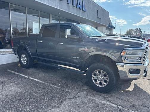 2022 RAM 2500 Laramie Crew Cab 4x4 6'4' Box