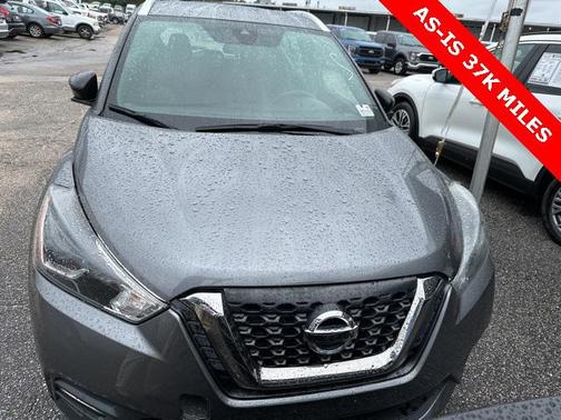 2020 Nissan Kicks SR