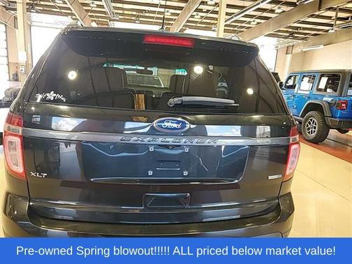 TUXEDO BLACK METALLIC 2015 Ford Explorer XLT