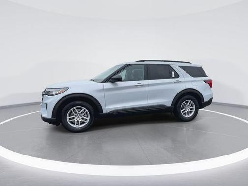 SPACE WHITE METALLIC 2026 Ford Explorer Active