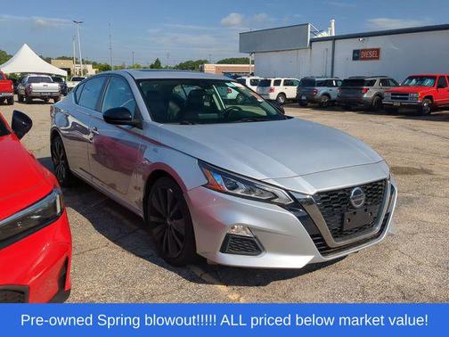 Brilliant Silver Metallic 2020 Nissan Altima SR Intelligent AWD