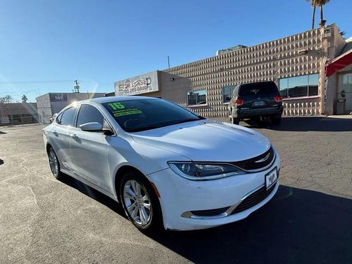2016 Chrysler 200 Limited