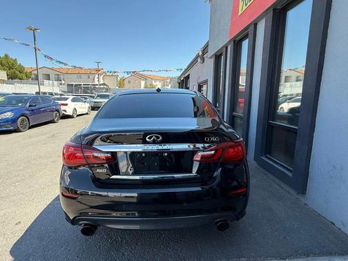 2017 INFINITI Q70 3.7X