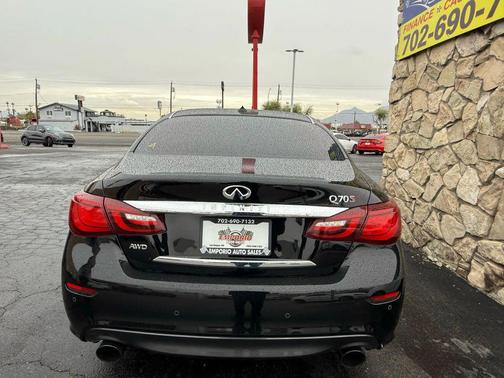 2017 INFINITI Q70 3.7X