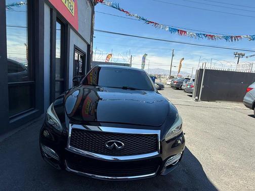 2017 INFINITI Q70 3.7X