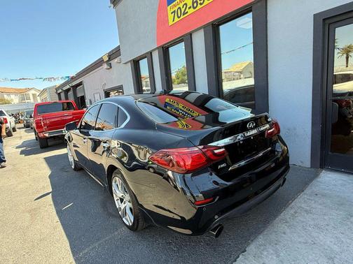 2017 INFINITI Q70 3.7X