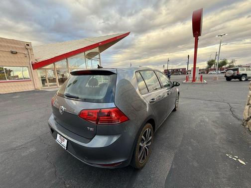 2016 Volkswagen Golf TSI SE 4-Door