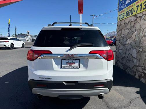 2017 GMC Acadia SLE-2