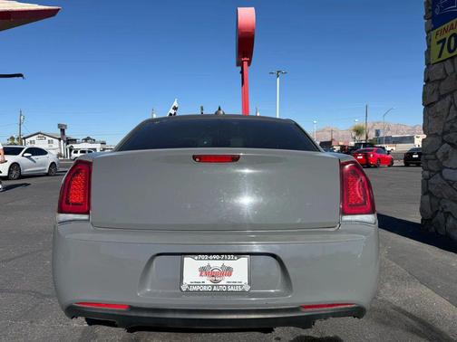 2019 Chrysler 300 Touring