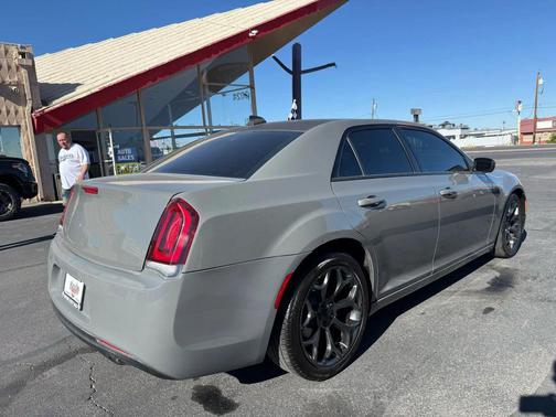 2019 Chrysler 300 Touring