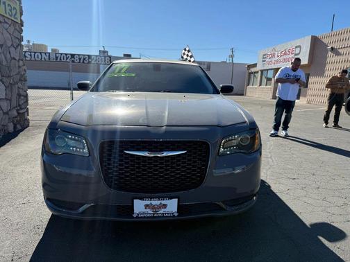 2019 Chrysler 300 Touring