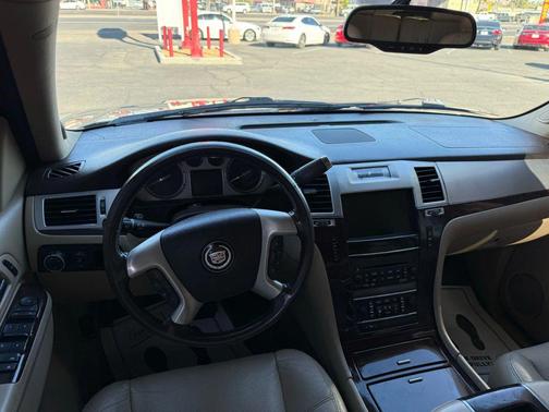 2012 Cadillac Escalade Luxury