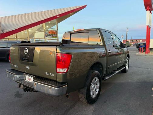 2005 Nissan Titan LE Crew Cab