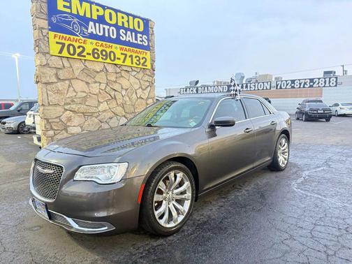 2018 Chrysler 300 Touring