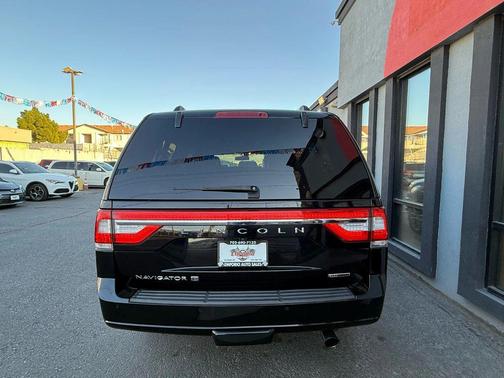 2016 Lincoln Navigator Select