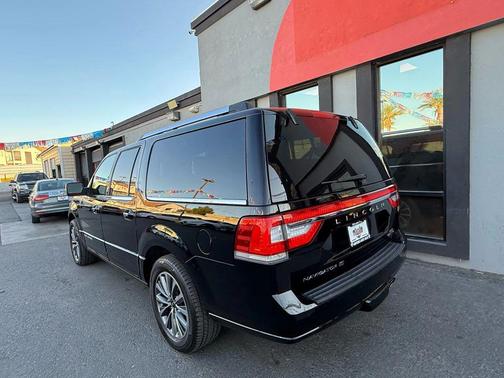 2016 Lincoln Navigator Select