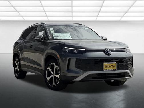 Platinum Gray Metallic 2026 Volkswagen Tiguan 2.0T SE