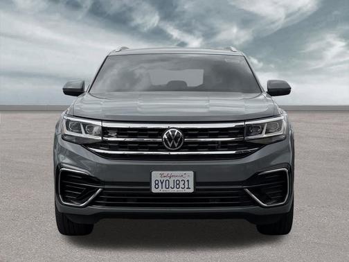 Pure Gray 2021 Volkswagen Atlas Cross Sport 3.6L V6 SE w/Technology R-Line