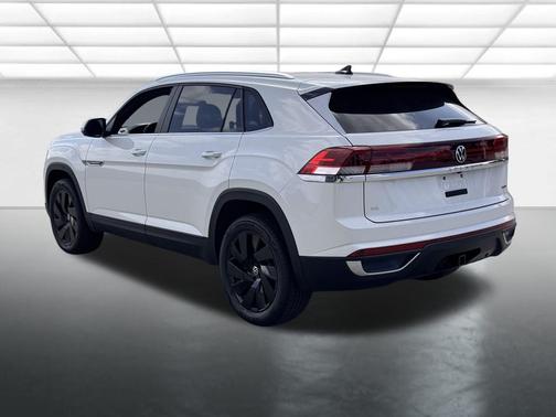 2026 Volkswagen Atlas Cross Sport 2.0T SE w/Technology 4MOTION