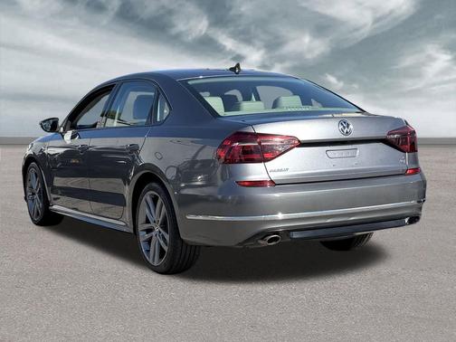 2018 Volkswagen Passat 2.0T R-Line