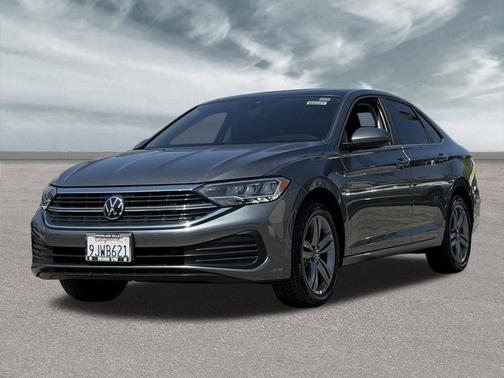 Platinum Gray Metallic 2023 Volkswagen Jetta 1.5T SE