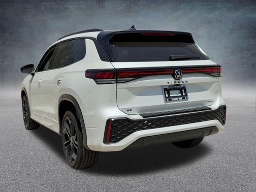 2025 Volkswagen Tiguan 2.0T SE R-Line Black 4MOTION