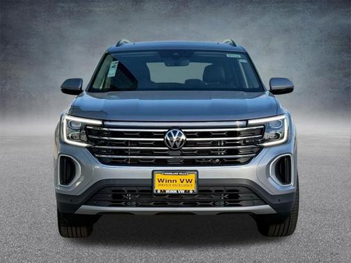 Silver Mist 2026 Volkswagen Atlas 2.0T SE w/Technology