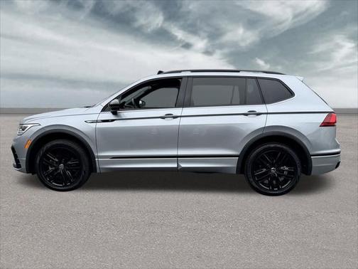 2022 Volkswagen Tiguan 2.0T SE R-Line Black 4MOTION