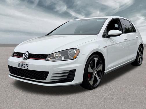 2015 Volkswagen Golf GTI 2.0T S w/Performance Package 4-Door
