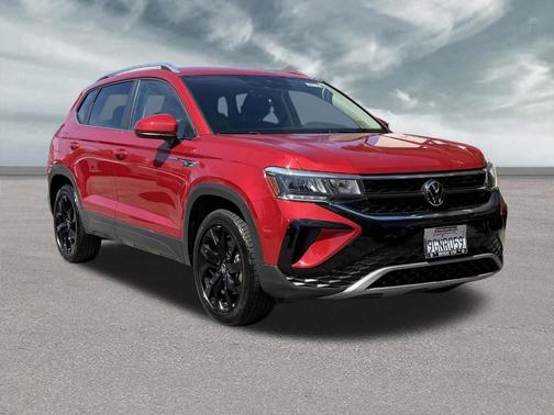 Kings Red 2023 Volkswagen Taos 1.5T SE