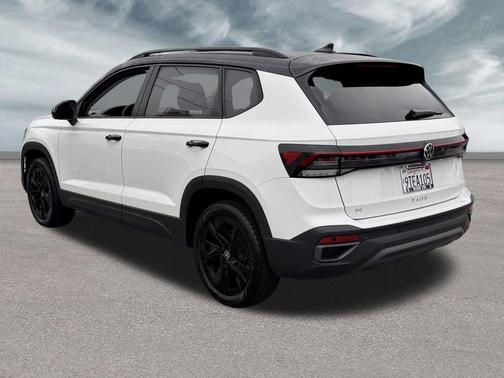2025 Volkswagen Taos 1.5T SE Black