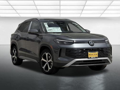 Platinum Gray Metallic 2026 Volkswagen Tiguan 2.0T SE