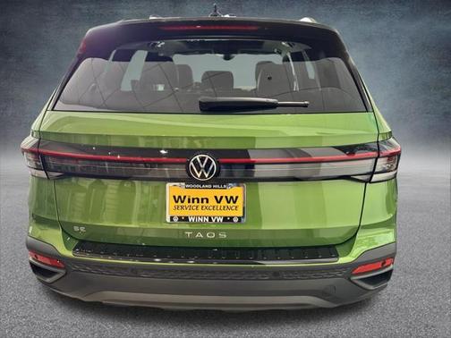 2025 Volkswagen Taos 1.5T SE Black