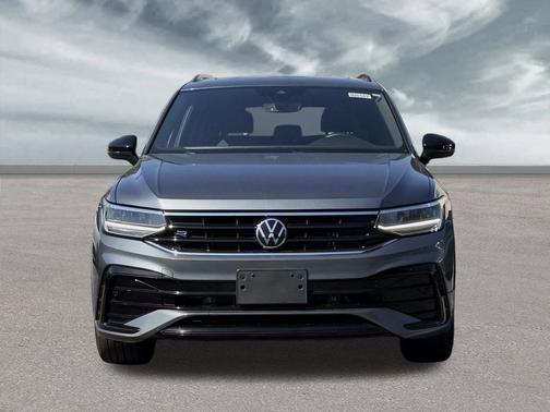 Platinum Gray Metallic 2023 Volkswagen Tiguan 2.0T SE R-Line Black